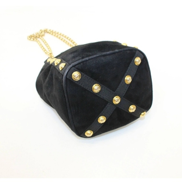 Gorgeous Ferragamo bag - Picture 2 of 16